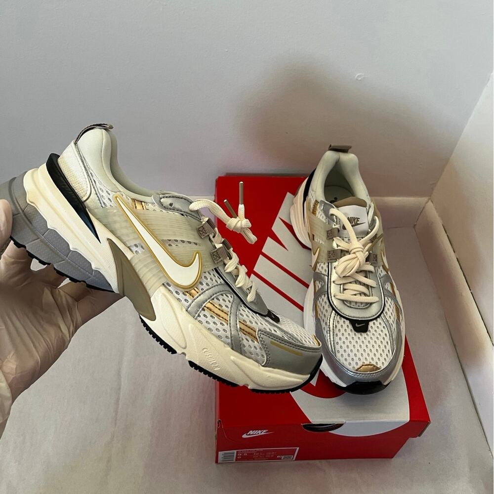 Nike V2K Run HJ7245-100 White Silver Khaki Y2K Sneakers | Women’s 9.5 NEW